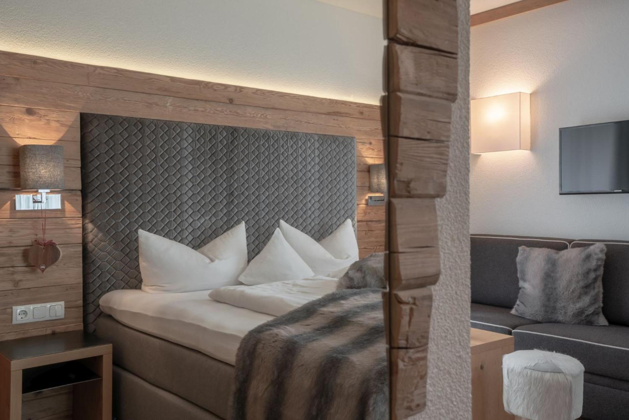 Post Hotel Paznaun Зее Екстериор снимка
