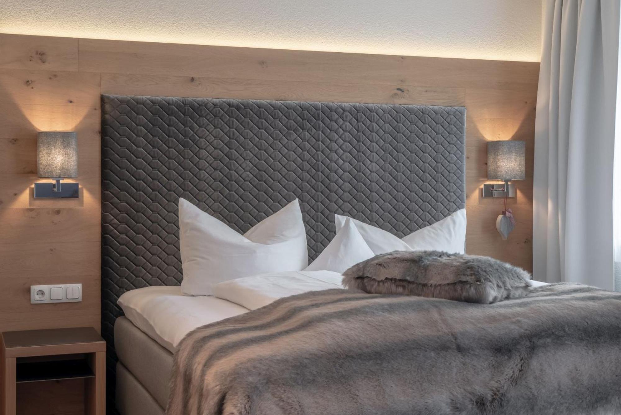 Post Hotel Paznaun Зее Екстериор снимка