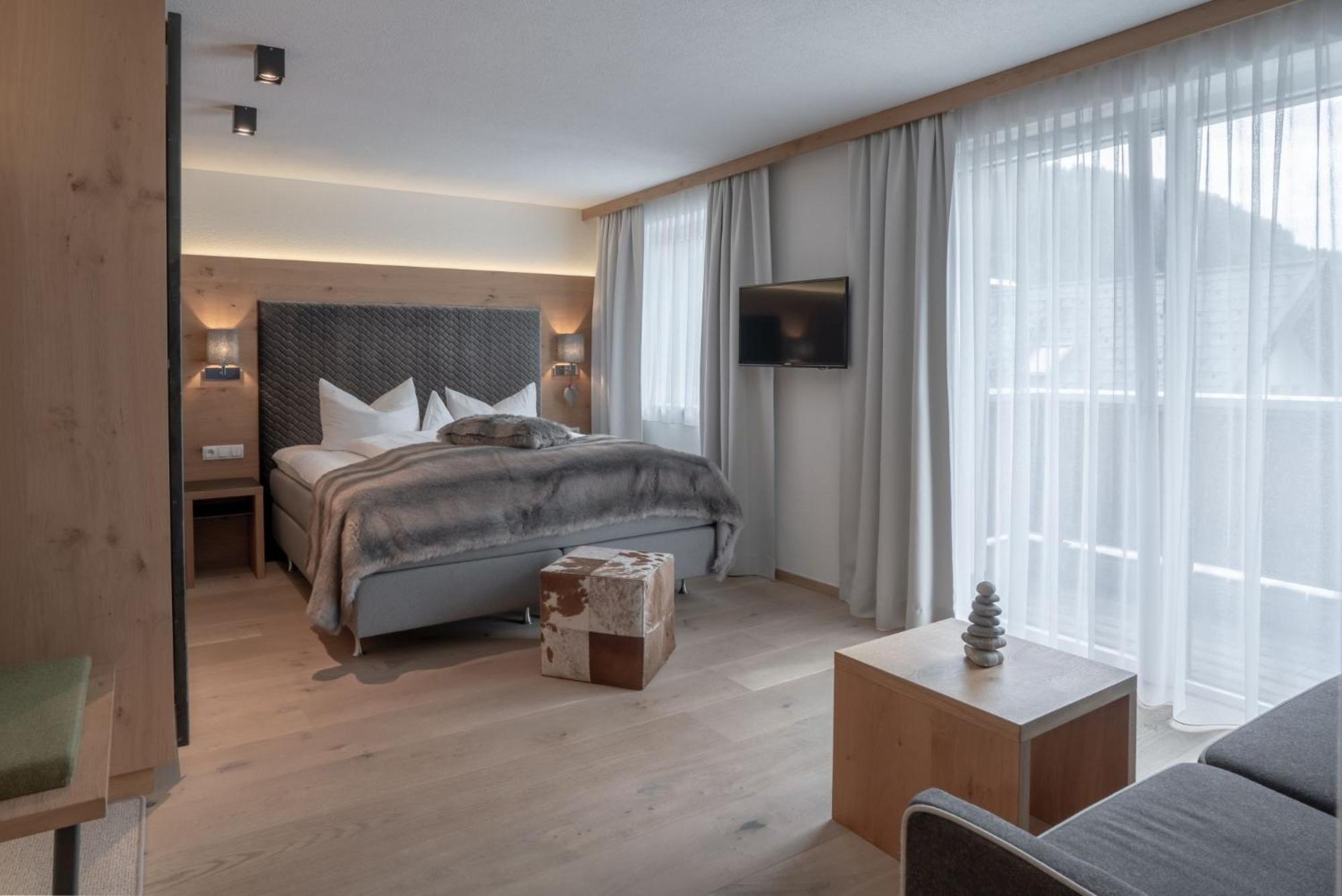 Post Hotel Paznaun Зее Екстериор снимка