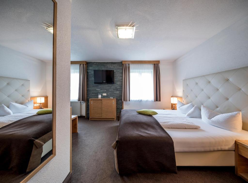 Post Hotel Paznaun Зее Екстериор снимка